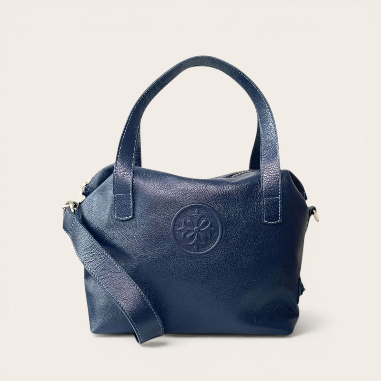 Alba Bolso Clasico de cuero natural — Carola Guzmán, hecho a mano en Chile