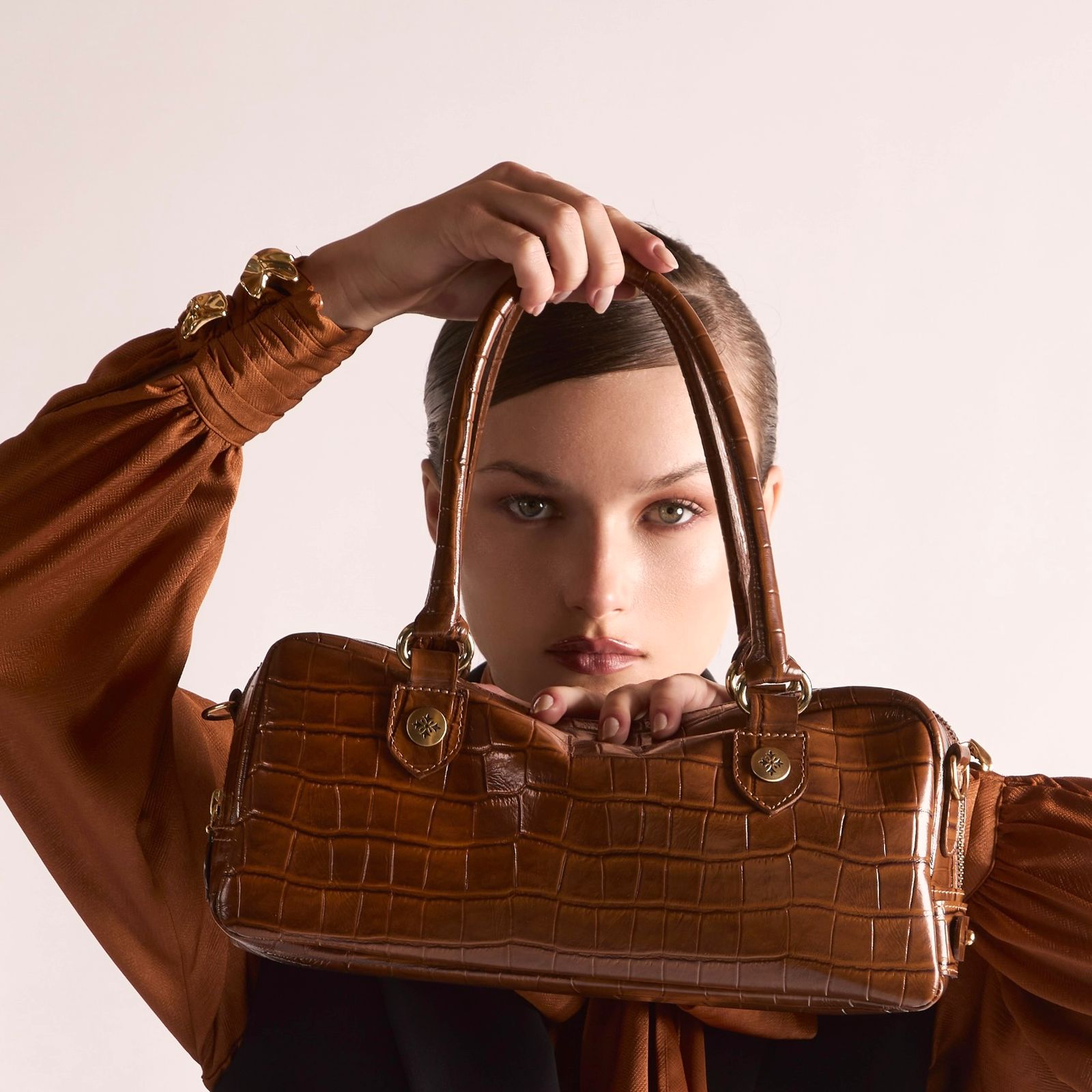 Cartera Leonor Luxx de cuero natural — Carola Guzmán, hecho a mano en Chile