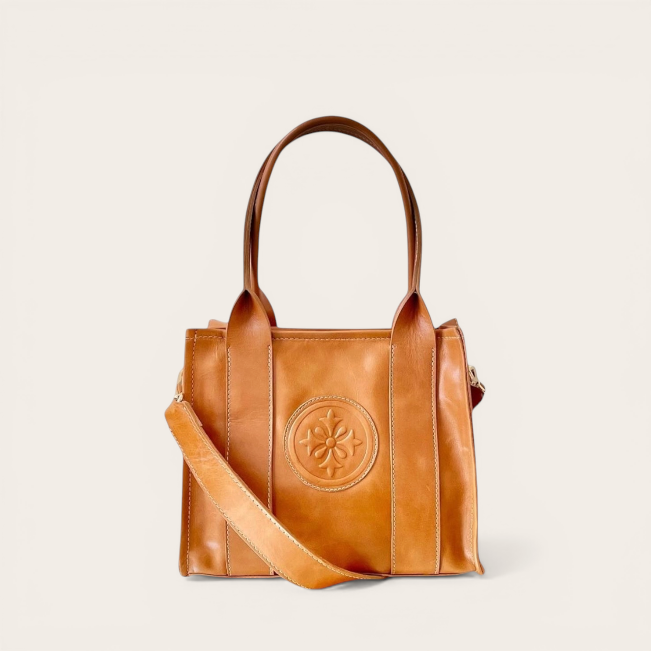 Cartera Edha Petit de cuero natural — Carola Guzmán, hecho a mano en Chile