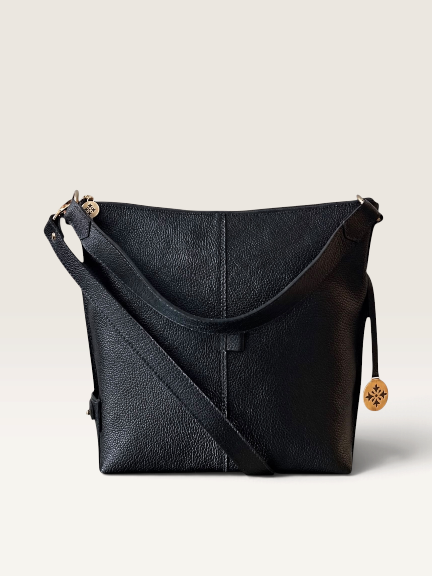 ZIPP · Cartera de hombro de cuero natural con cierre