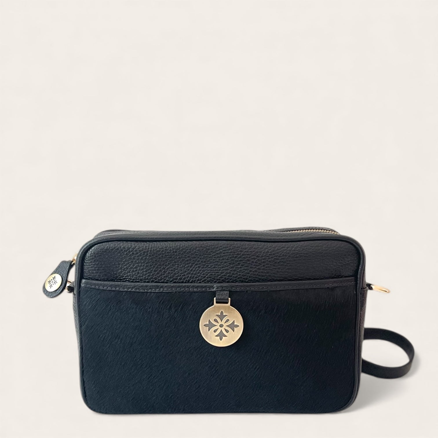 Cartera Cloee Large Pelitos Negra de cuero natural — Carola Guzmán, hecho a mano en Chile