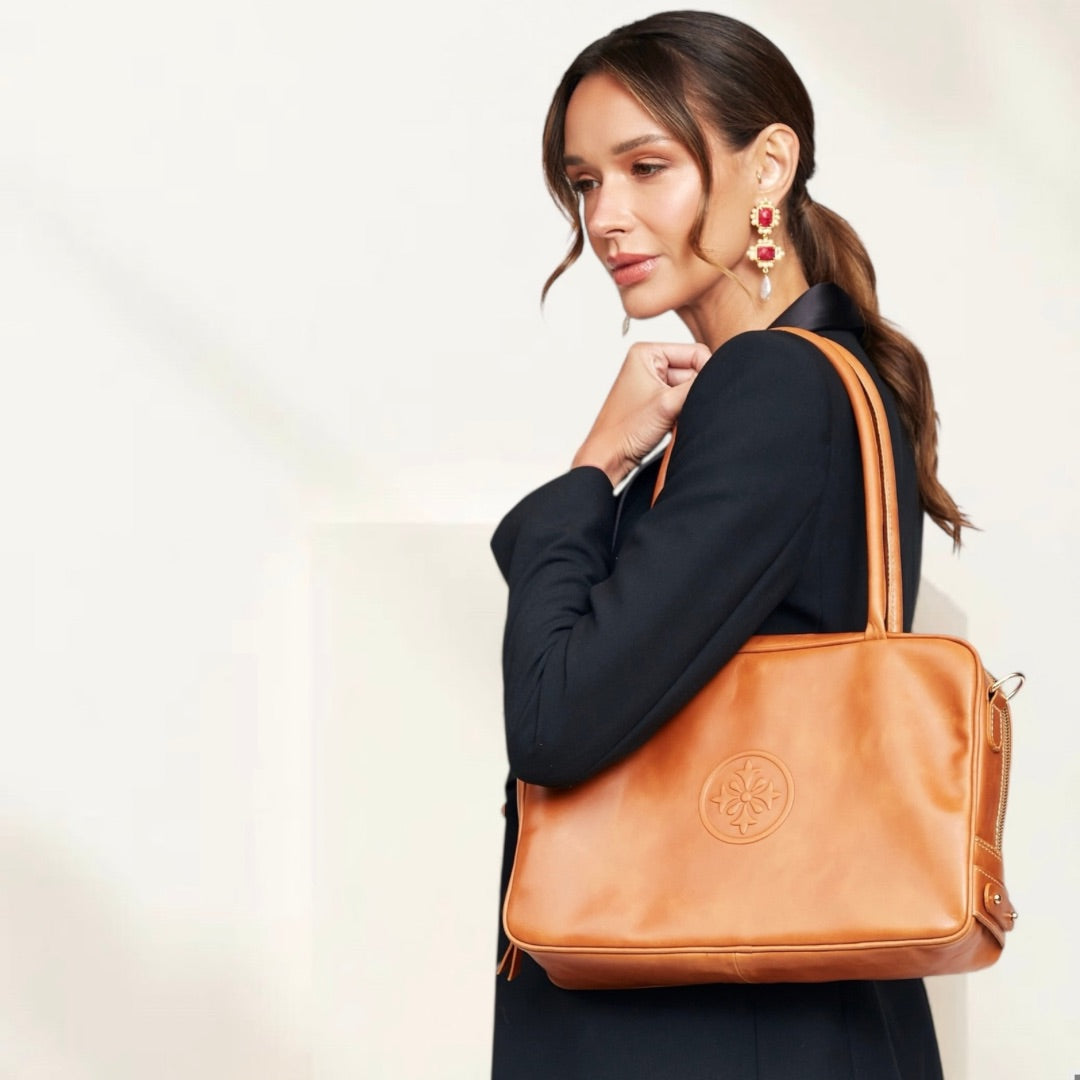Yulia Bolso de cuero natural — Carola Guzmán, hecho a mano en Chile